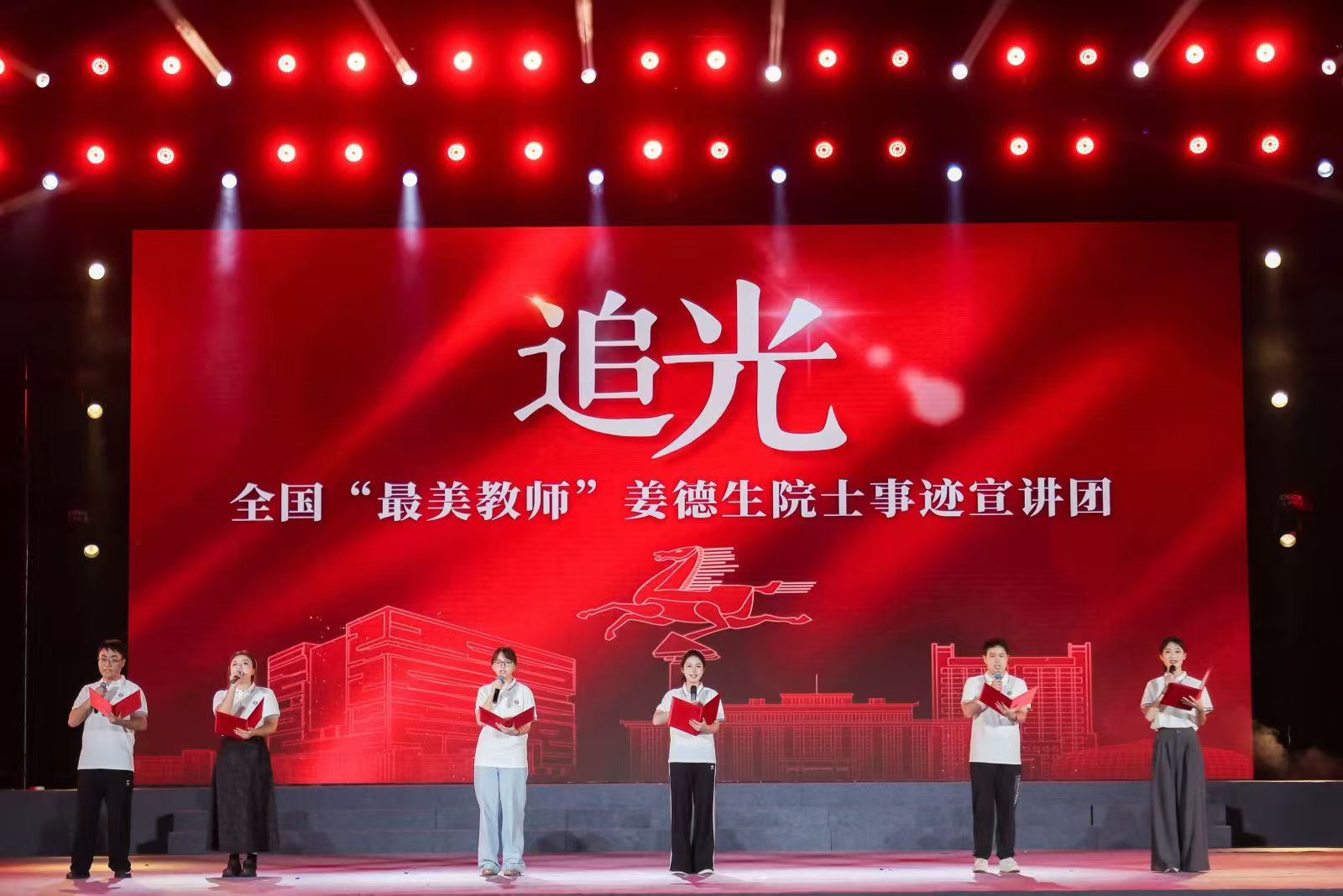 专业影视制作设备,黑色背景,明亮自然光,专业摄影器材